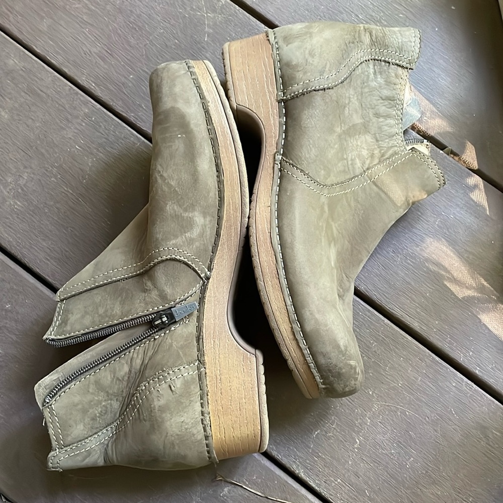 Leather Dansko ankle boots